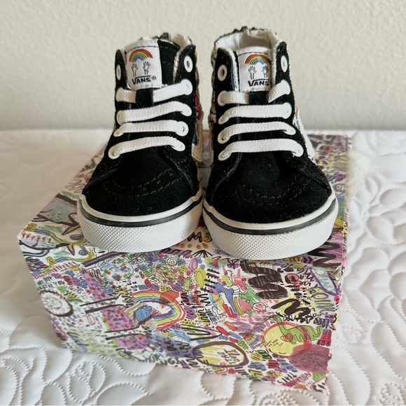 Vans Dallas Clayton Unicorn Sk8-Hi Zip Sneaker - Picture 13 of 16
